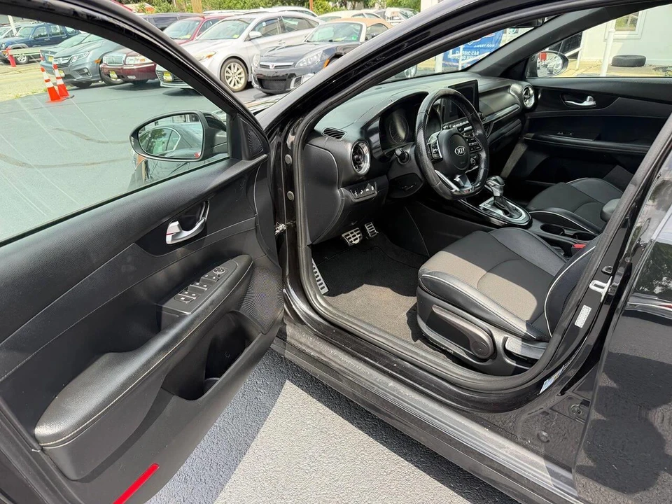 2020 Kia Forte - Image 2 of 27