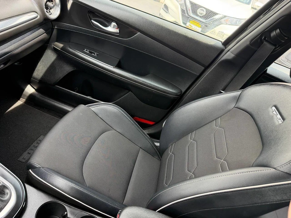 2020 Kia Forte - Image 13 of 27