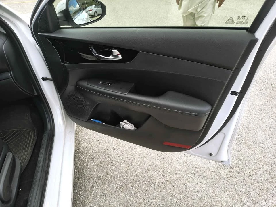 2020 Kia Forte - Image 9 of 10