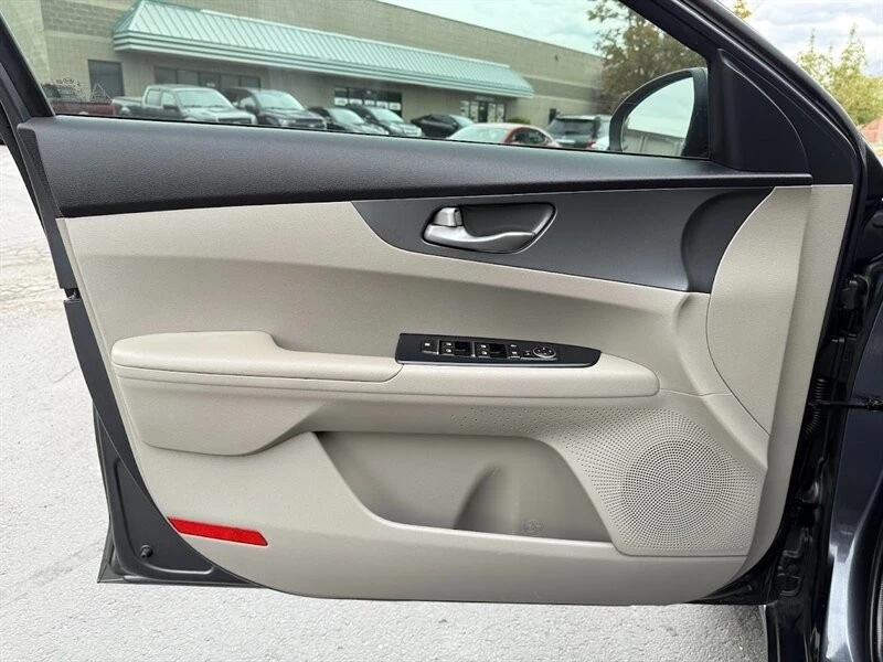 2020 Kia Forte - Image 4 of 21