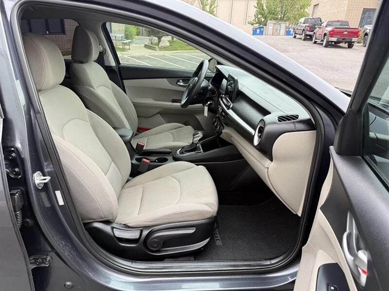 2020 Kia Forte - Image 15 of 21