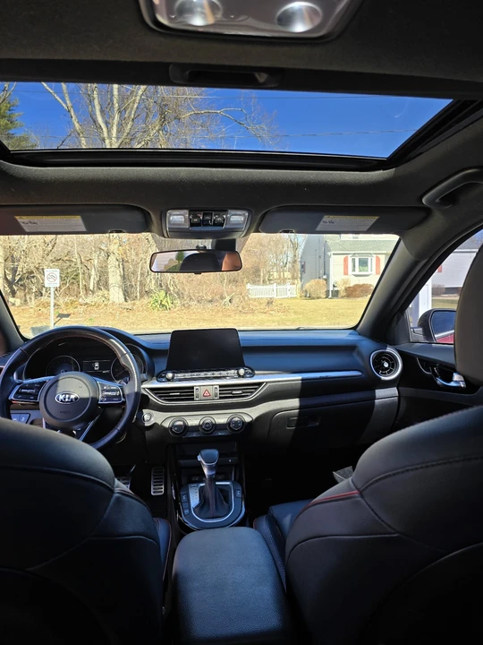 2020 Kia Forte - Image 10 of 17