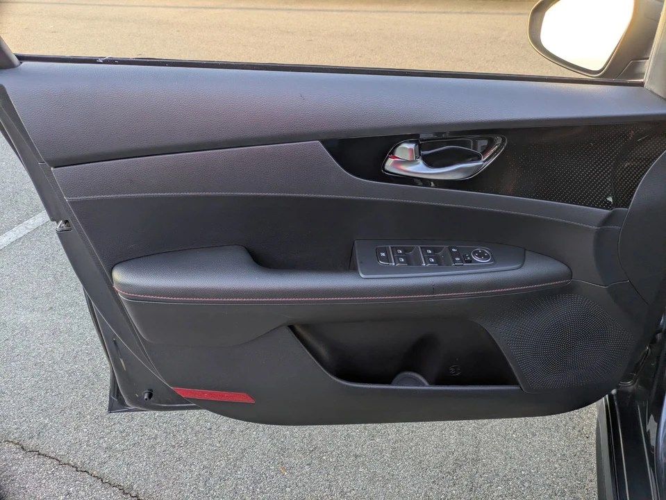 2020 Kia Forte - Image 14 of 21