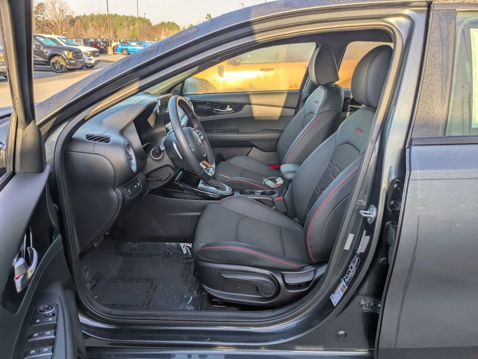 2020 Kia Forte - Image 11 of 21