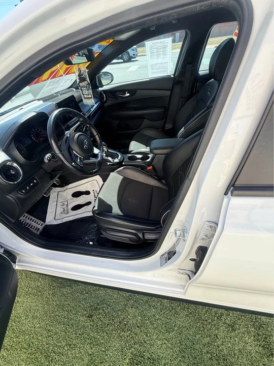 2020 Kia Forte - Image 11 of 16