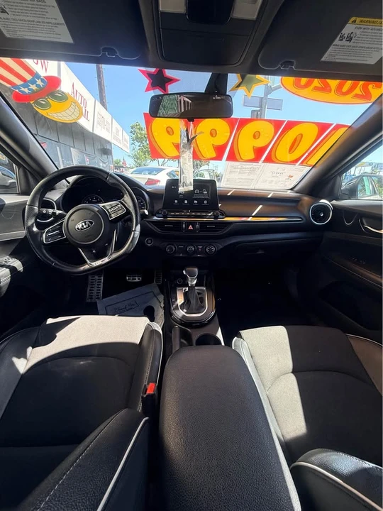 2020 Kia Forte - Image 10 of 16