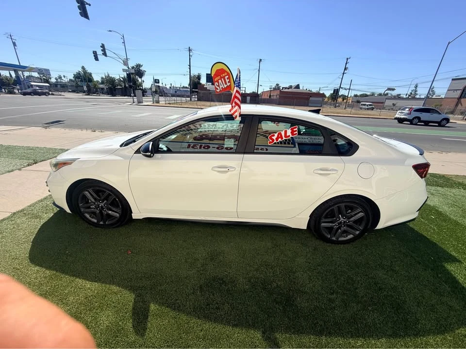 2020 Kia Forte - Image 8 of 16