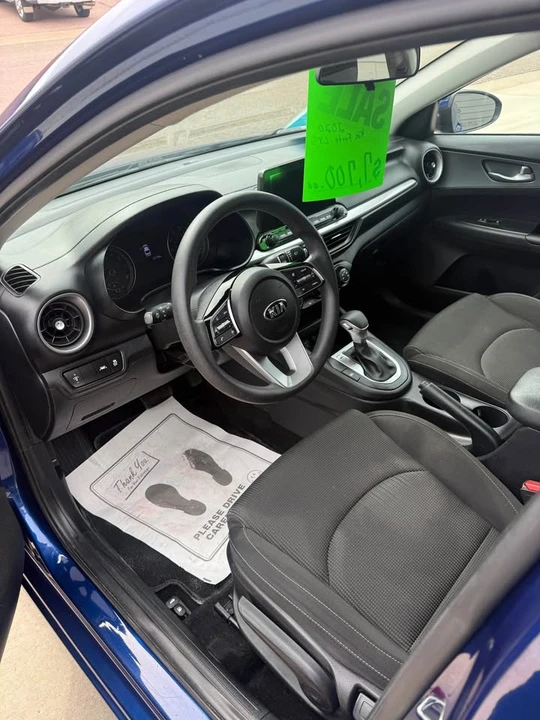 2020 Kia Forte - Image 12 of 17
