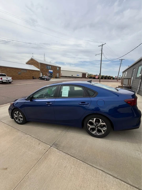 2020 Kia Forte - Image 8 of 17