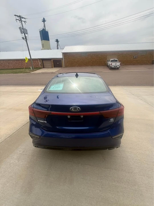2020 Kia Forte - Image 6 of 17