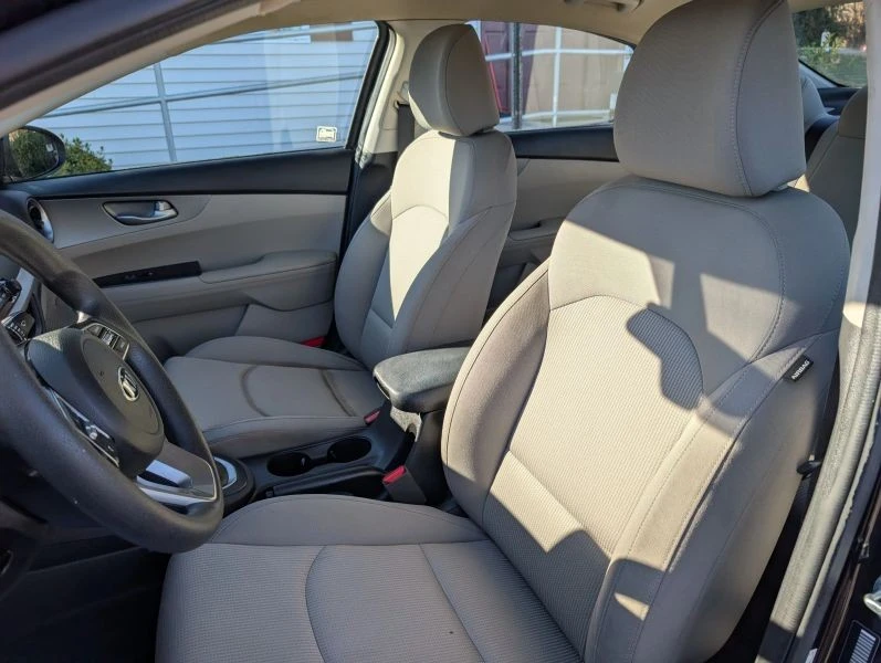 2020 Kia Forte - Image 9 of 12