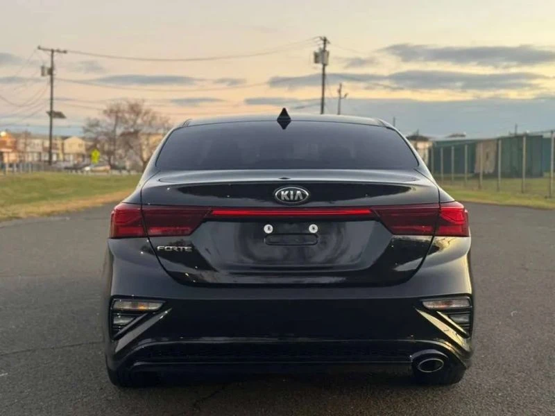 2020 Kia Forte - Image 5 of 12