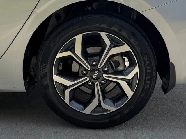 2020 Kia Forte - Image 13 of 21