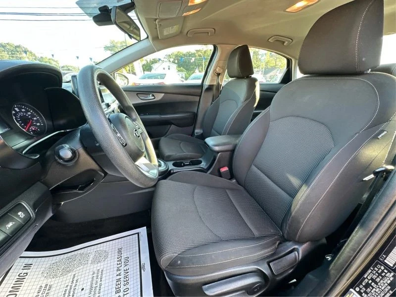 2020 Kia Forte - Image 9 of 12