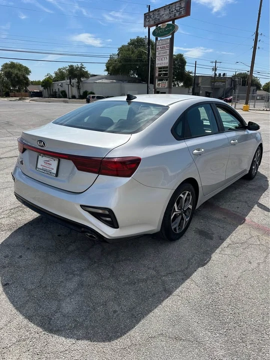 2020 Kia Forte - Image 4 of 9