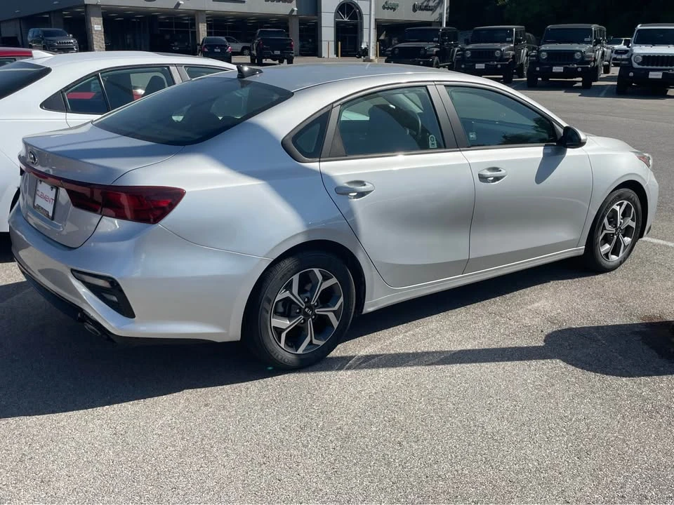2020 Kia Forte - Image 5 of 8