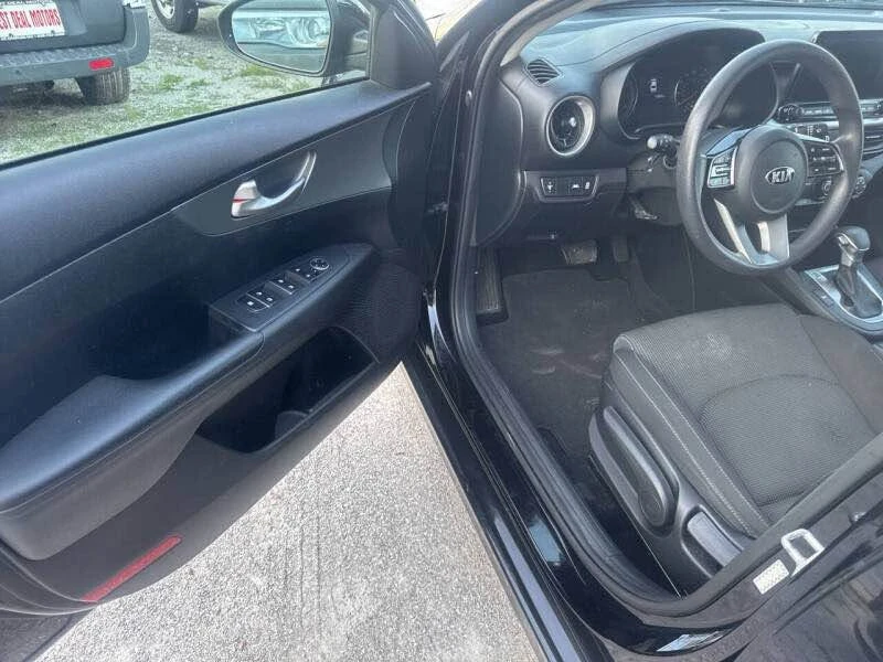 2020 Kia Forte - Image 5 of 12