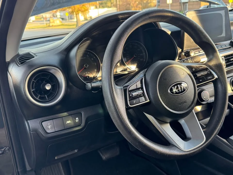 2020 Kia Forte - Image 11 of 15