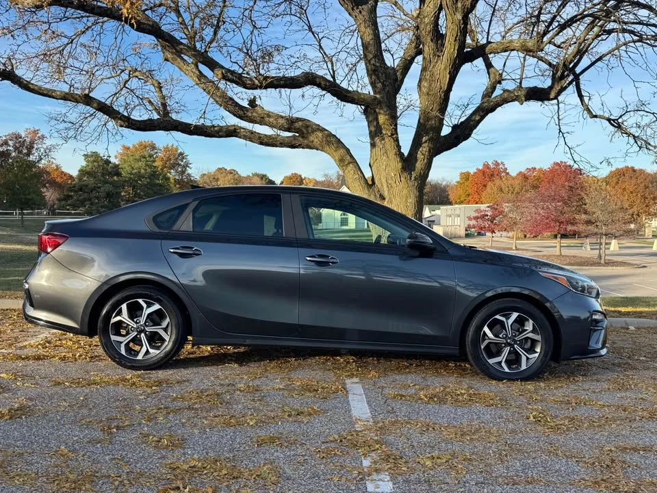 2020 Kia Forte - Image 4 of 15