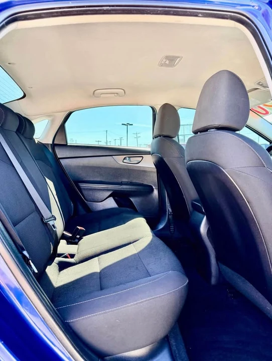 2020 Kia Forte - Image 10 of 17