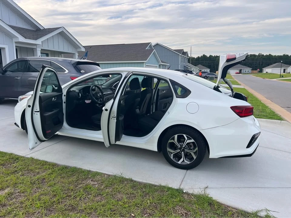 2020 Kia Forte - Image 7 of 19