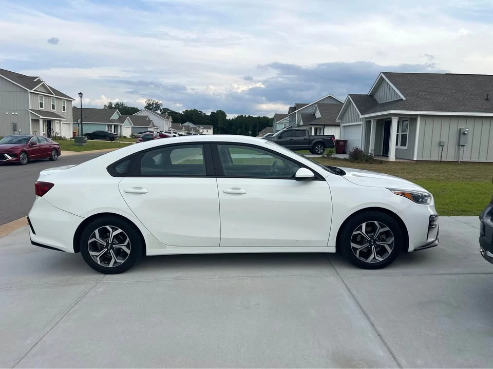 2020 Kia Forte - Image 5 of 19