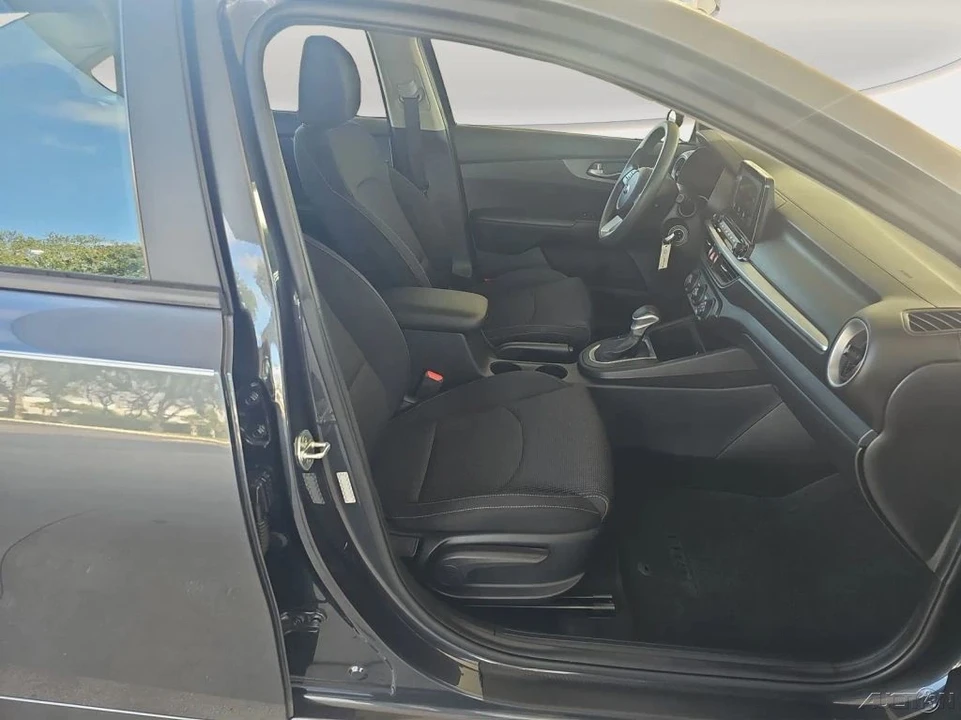 2020 Kia Forte - Image 19 of 21