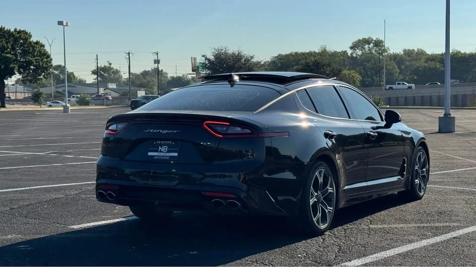 2020 Kia Stinger - Image 2 of 10