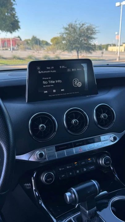 2020 Kia Stinger - Image 7 of 10