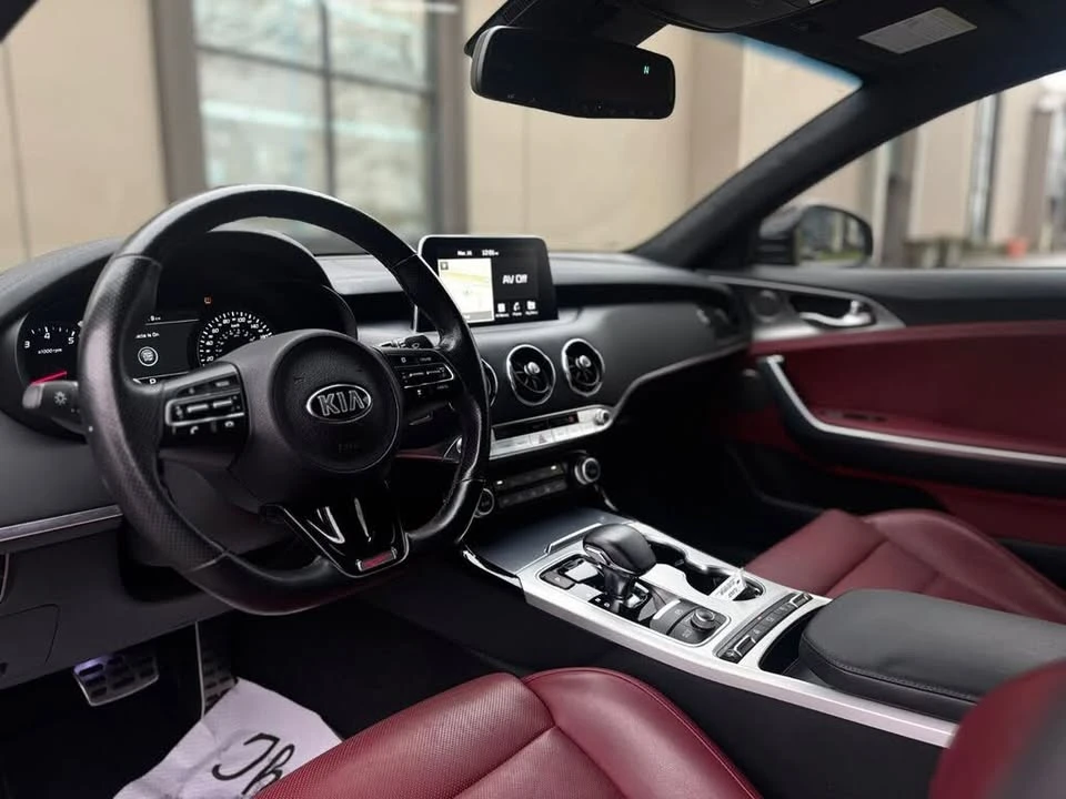 2020 Kia Stinger GT - Image 9 of 16