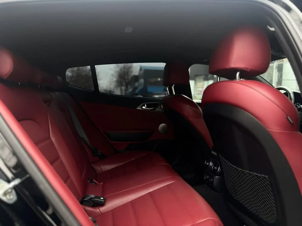 2020 Kia Stinger GT - Image 10 of 16