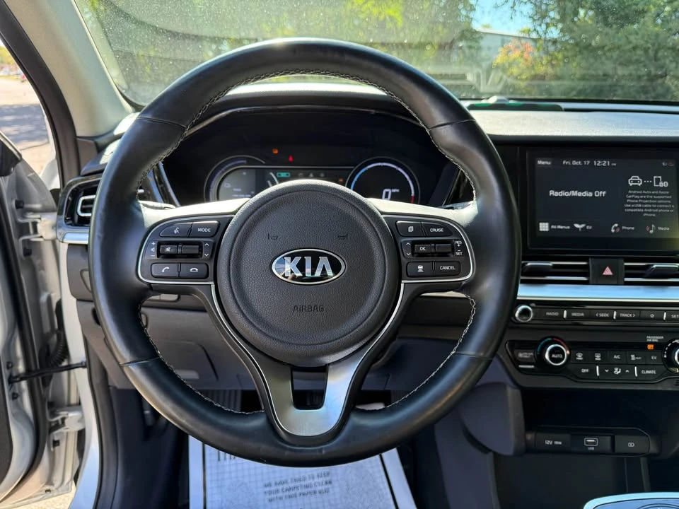 2020 Kia Niro - Image 11 of 20