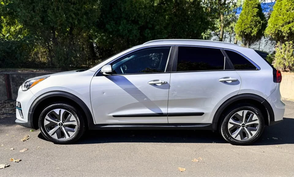 2020 Kia Niro - Image 8 of 20