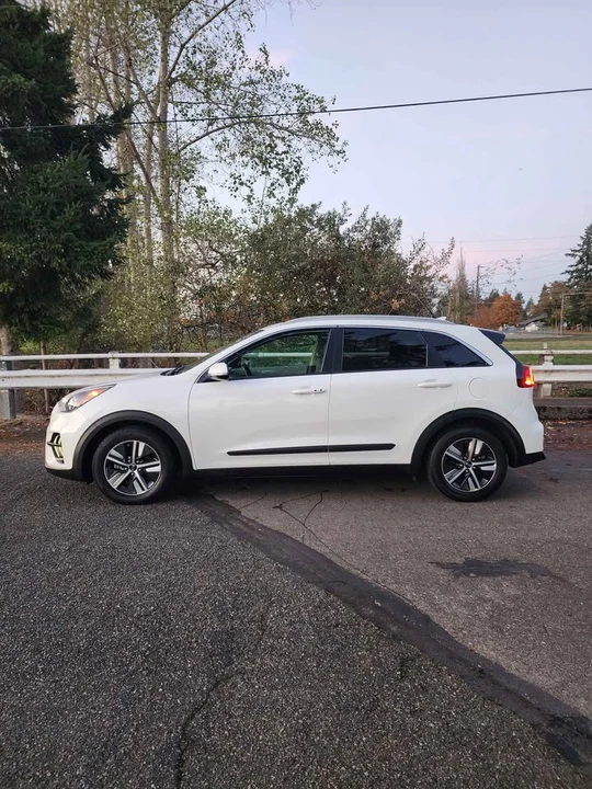 2020 Kia Niro - Image 14 of 17