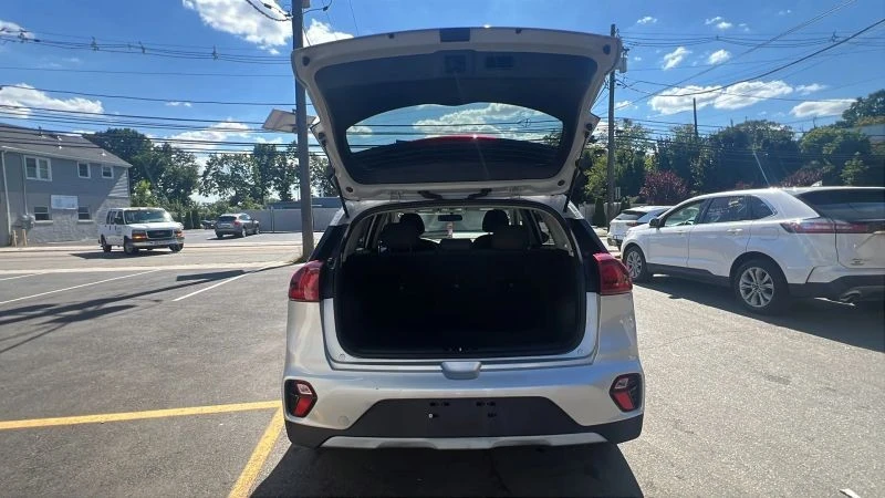2020 Kia Niro - Image 9 of 12
