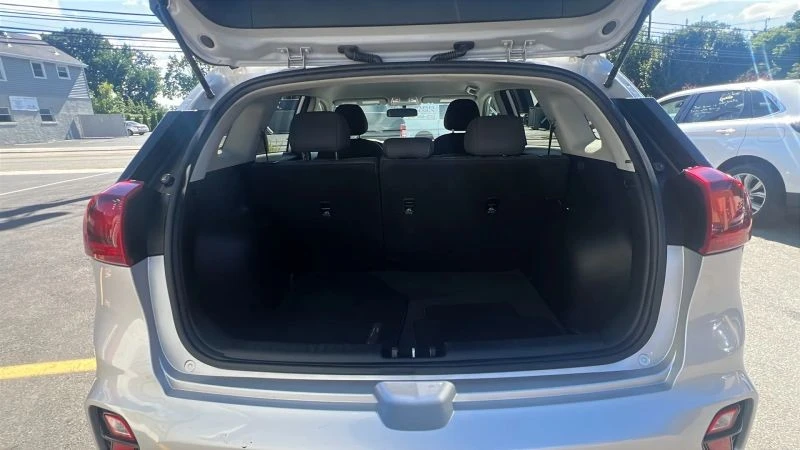 2020 Kia Niro - Image 10 of 12
