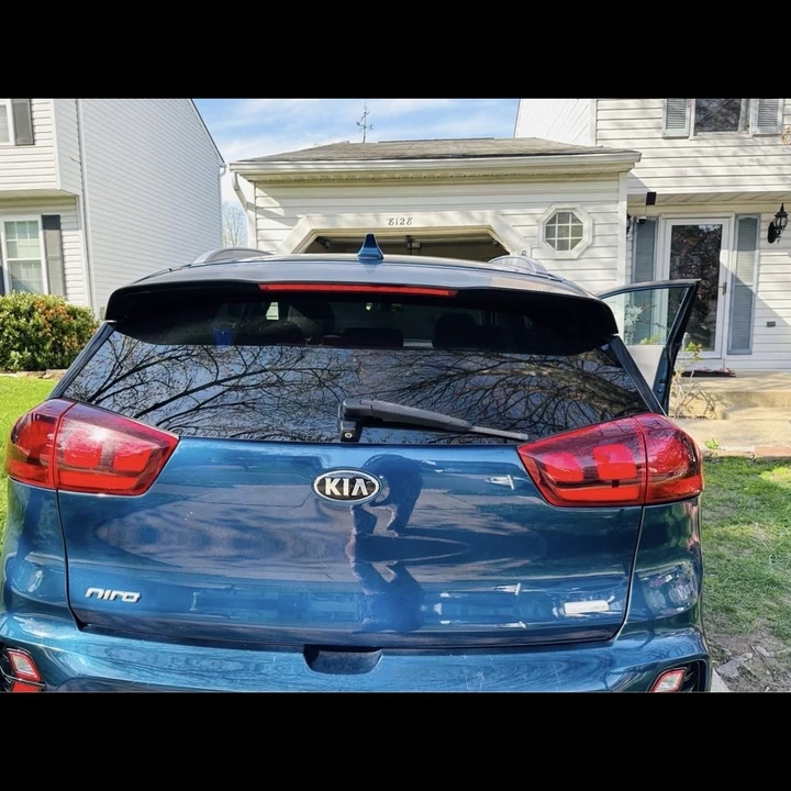 2020 Kia Niro - Image 4 of 10
