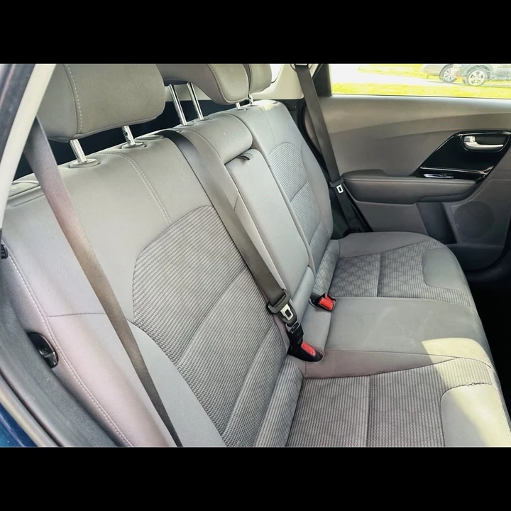 2020 Kia Niro - Image 8 of 10