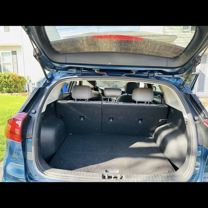 2020 Kia Niro - Image 9 of 10