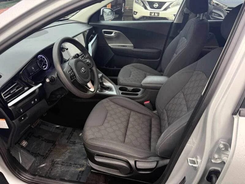 2020 Kia Niro - Image 9 of 12