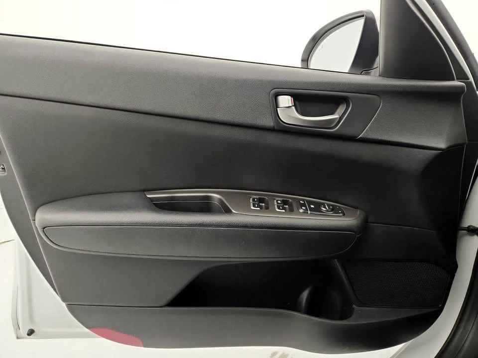 2020 Kia Optima/K5 - Image 8 of 9