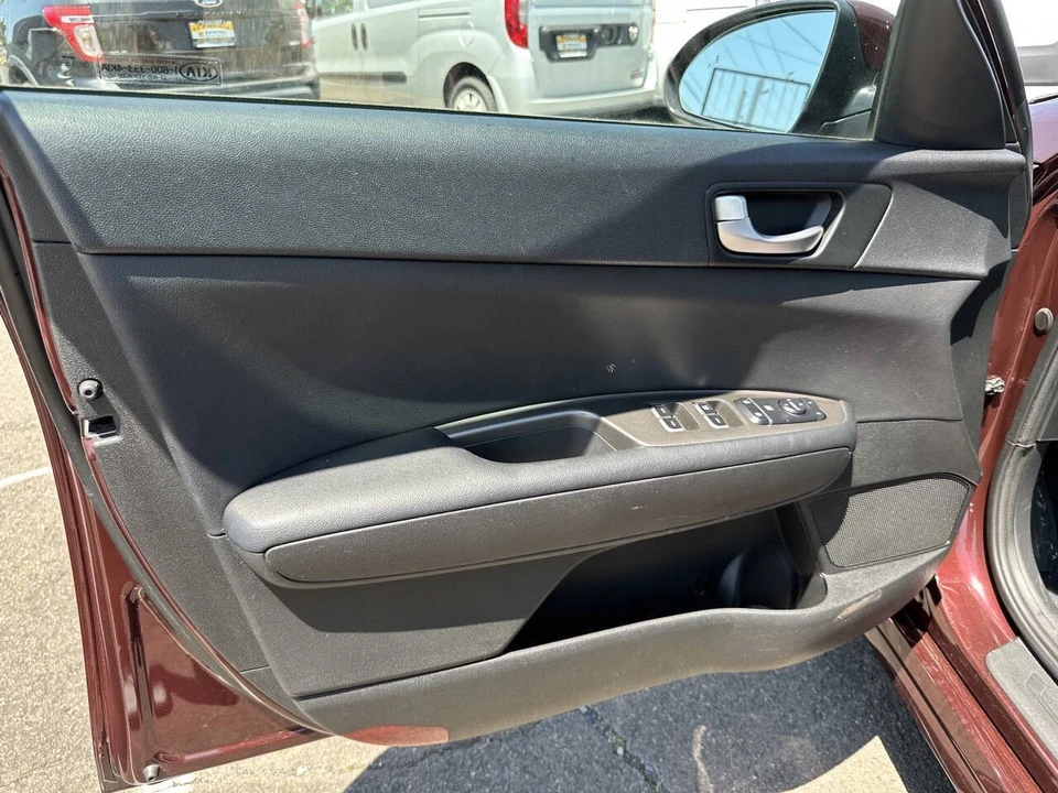 2020 Kia Optima/K5 - Image 11 of 21