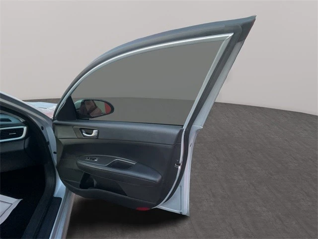2020 Kia Optima/K5 - Image 15 of 21
