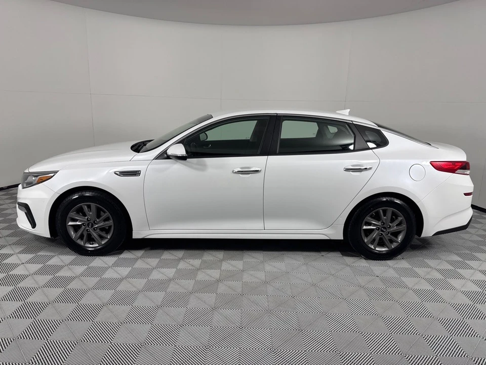 2020 Kia Optima/K5 - Image 9 of 12