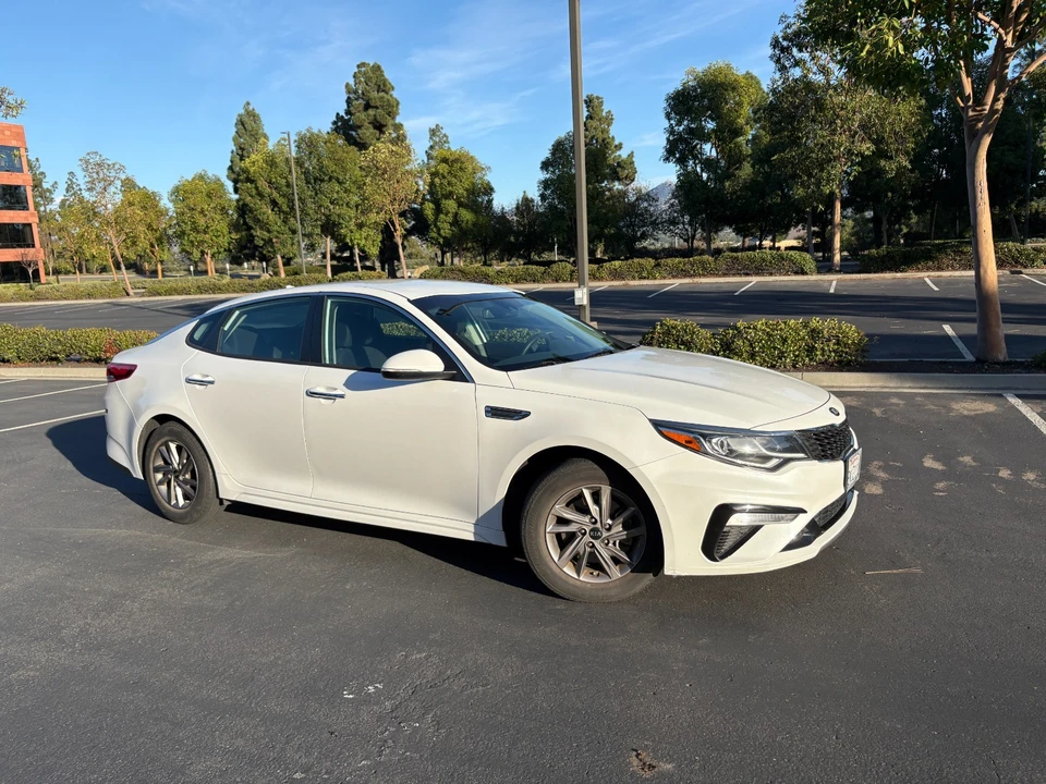 2020 Kia Optima/K5 - Image 9 of 13