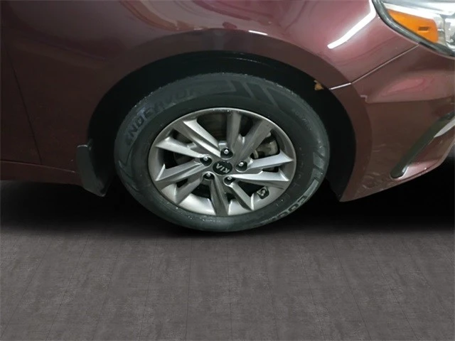 2020 Kia Optima/K5 - Image 10 of 21