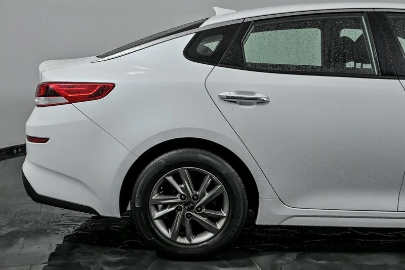 2020 Kia Optima/K5 - Image 11 of 21