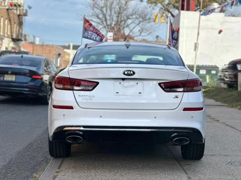 2020 Kia Optima/K5 - Image 5 of 12