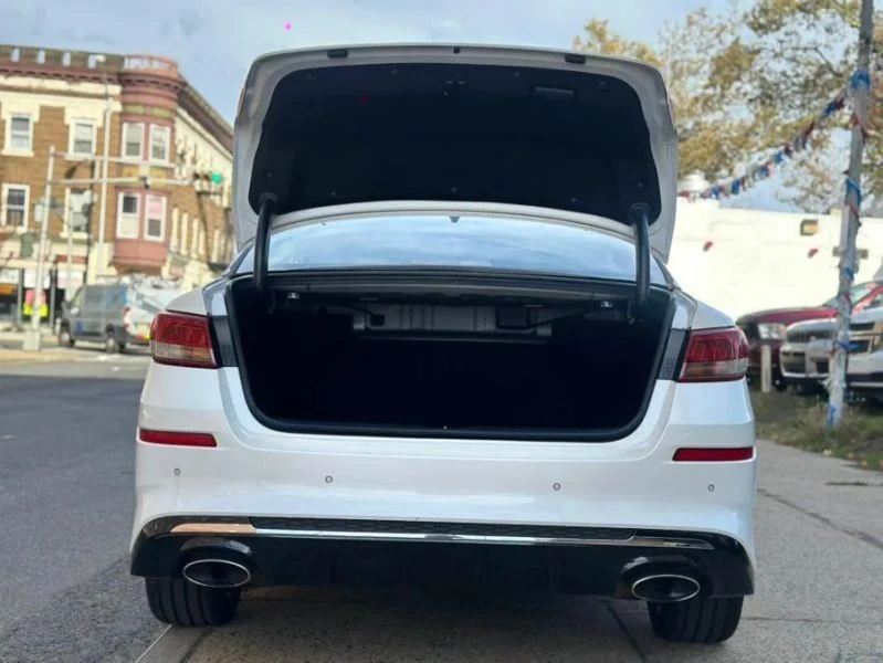 2020 Kia Optima/K5 - Image 9 of 12