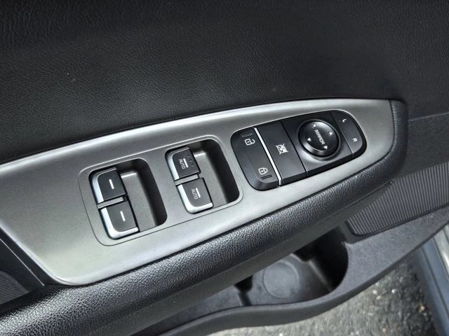 2020 Kia Optima/K5 - Image 10 of 12